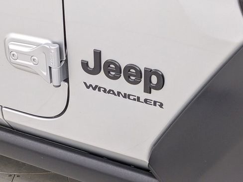 Used 2023 Jeep Wrangler Sport AWD/4WD image 34