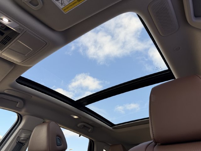 Used 2025 Acura MDX w/ Technology Package FWD image 24