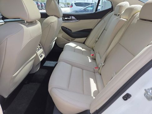 Used 2019 Nissan Maxima 3.5 SL w/ Floor Mat Group FWD image 17