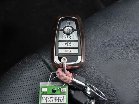 Used 2020 Ford Fusion Titanium image 35