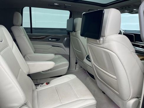 Used 2024 Cadillac Escalade ESV Sport Platinum image 13
