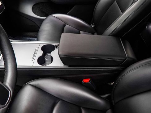 Used 2023 Tesla Model Y AWD image 21