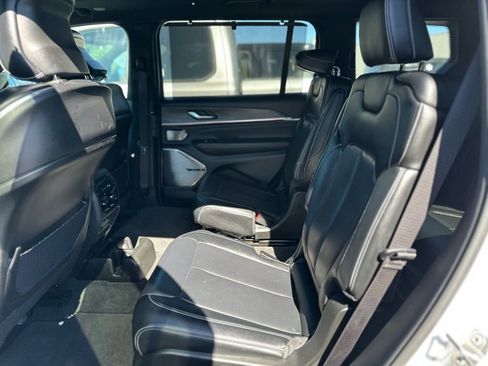 Used 2021 Jeep Grand Cherokee L Overland w/ Luxury Tech Group IV image 10