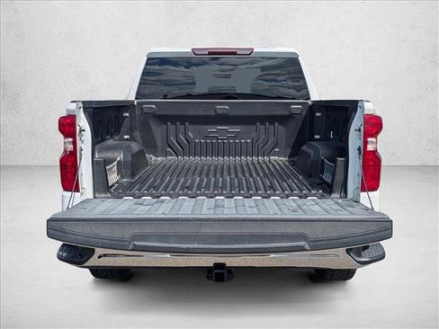 Used 2021 Chevrolet Silverado 1500 LT AWD/4WD image 6