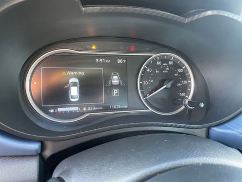 Used 2025 Nissan Versa SV FWD image 38