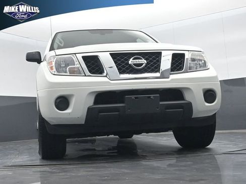 Used 2018 Nissan Frontier SV image 18