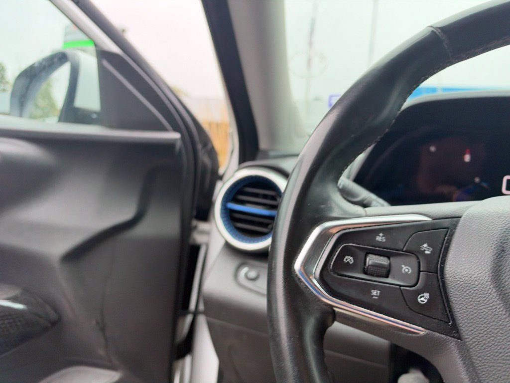 Used 2024 Chevrolet Trax LT w/ Driver Confidence Package FWD image 20