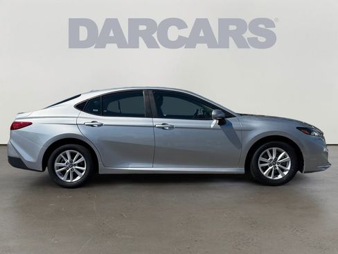 Used 2025 Toyota Camry LE FWD image 6
