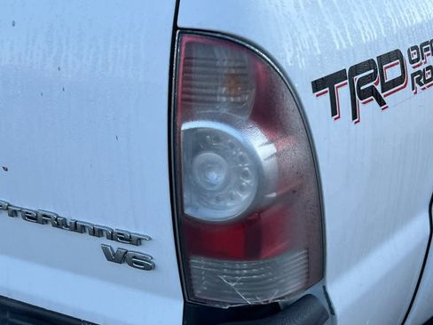 Used 2015 Toyota Tacoma PreRunner image 17