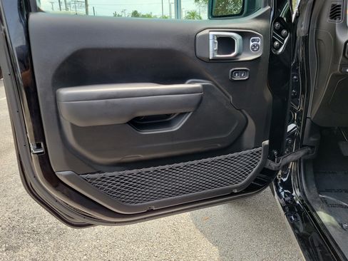 Used 2025 Jeep Wrangler Unlimited Sport S 4xe w/ Convenience Group AWD/4WD image 19