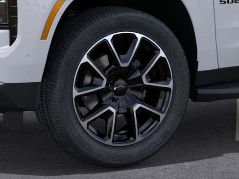 New 2026 Chevrolet Suburban RST image 9