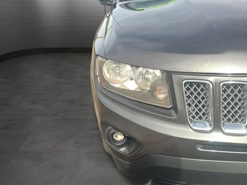 Used 2016 Jeep Compass Latitude AWD/4WD image 28