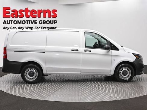 Used 2022 Mercedes-Benz Metris image 4