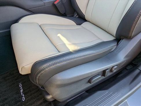 Used 2025 Subaru Outback Limited image 4