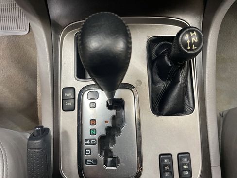 Used 2003 Toyota Land Cruiser image 27