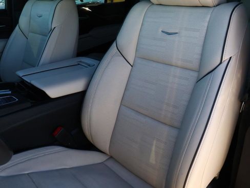 Used 2021 Cadillac Escalade Sport w/ Driver Assist Tech Package image 20