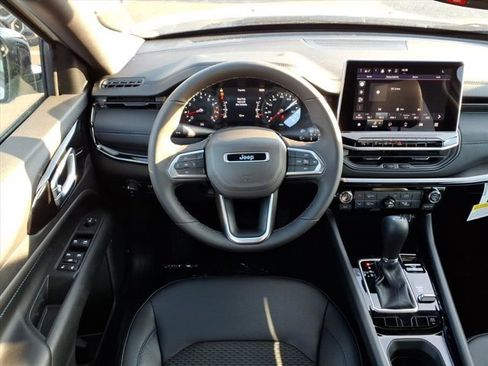 New 2026 Jeep Compass Latitude image 5