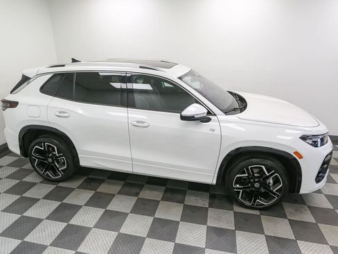 New 2026 Volkswagen Tiguan SEL R-Line AWD/4WD image 5