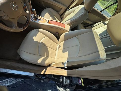 Used 2007 Mercedes-Benz E 320 BlueTEC Sedan image 36