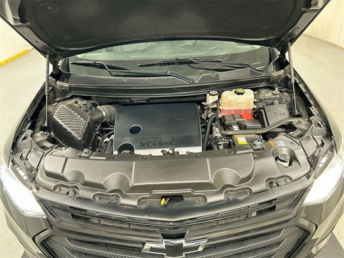 Used 2021 Chevrolet Traverse LT w/ LPO, Blackout Package image 24