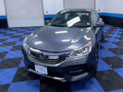 Used 2017 Honda Accord EX-L image 3