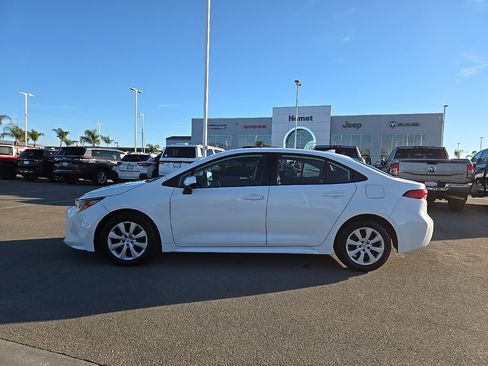 Used 2023 Toyota Corolla LE image 9