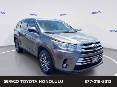 Used 2019 Toyota Highlander SE