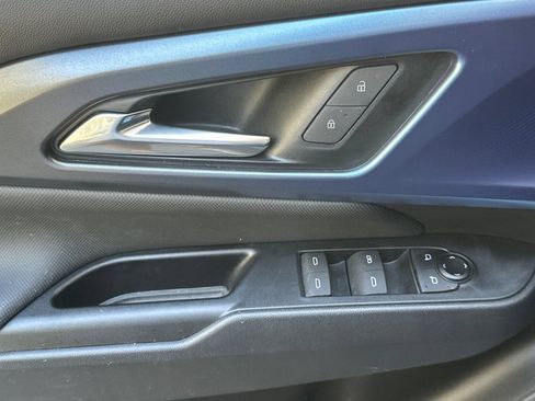 Used 2024 Chevrolet Equinox EV LT FWD image 12