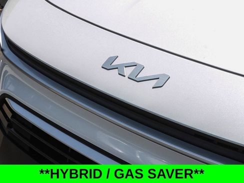 Used 2023 Kia Niro EX FWD image 9