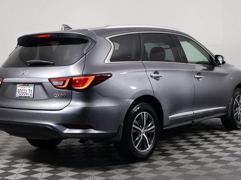 Used 2019 INFINITI QX60 Luxe w/ Essential Package FWD image 4