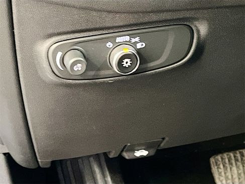 Used 2024 Chevrolet Equinox RS w/ RS Leather Package image 10