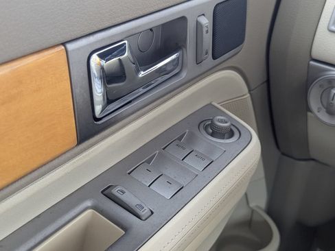 Used 2007 Lincoln MKX 2WD image 15