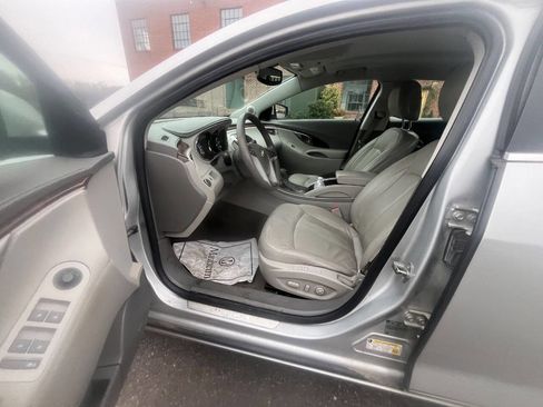 Used 2010 Buick LaCrosse CXL w/ Entertainment Package image 8