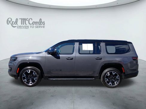 Used 2025 Jeep Wagoneer Series II image 2