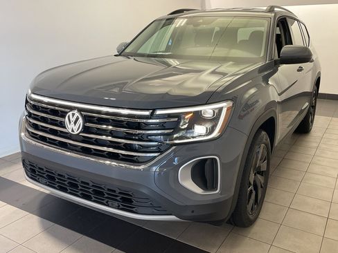 New 2026 Volkswagen Atlas SE image 3