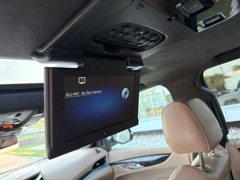 Used 2020 Cadillac Escalade Platinum AWD/4WD image 21