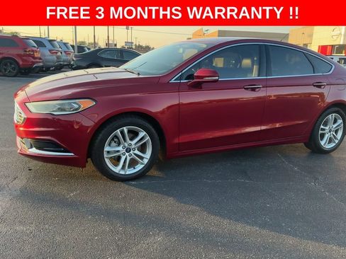 Used 2018 Ford Fusion SE w/ Fusion SE Technology Package FWD image 4