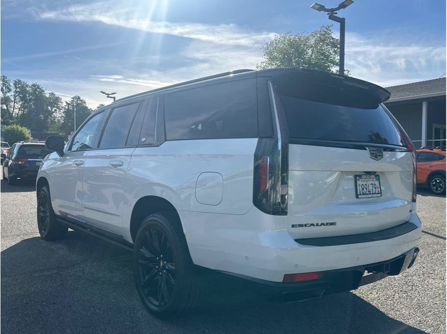 Used 2021 Cadillac Escalade ESV Sport Platinum AWD/4WD image 5