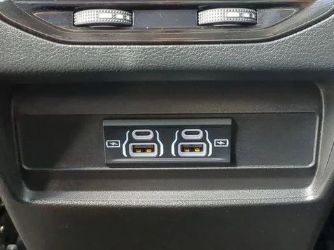 Certified 2024 Jeep Grand Cherokee Laredo AWD/4WD image 16