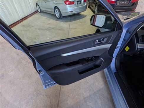 Used 2010 Subaru Legacy 2.5i image 12