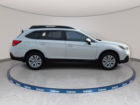 Used 2019 Subaru Outback 2.5i Premium image 5