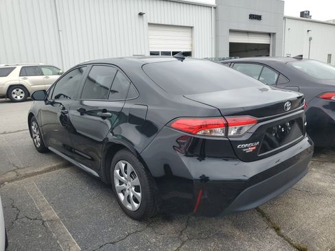 Used 2023 Toyota Corolla LE FWD image 4