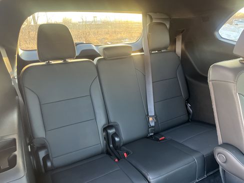 Used 2025 Buick Enclave Preferred image 15