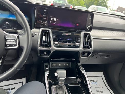 Certified 2023 Kia Sorento SX AWD/4WD image 20
