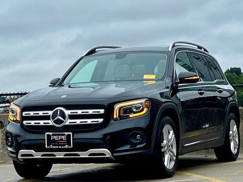 Used 2023 Mercedes-Benz GLB 250 4MATIC image 4