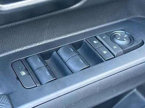 Used 2025 Toyota Tacoma SR5 image 14