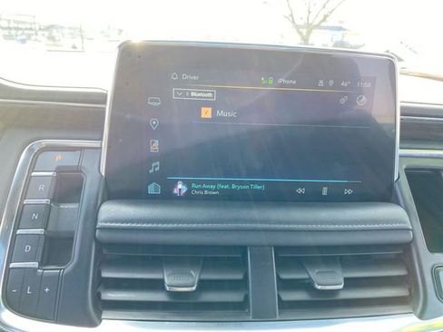 Used 2023 Chevrolet Suburban LT w/ LT Signature Plus Package image 41