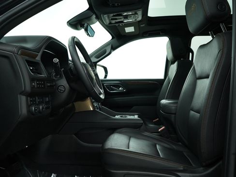 Used 2024 Chevrolet Suburban High Country image 20