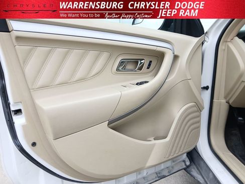 Used 2015 Ford Taurus SEL image 11