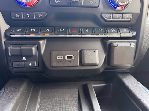 Used 2021 GMC Sierra 1500 Denali w/ Denali Ultimate Package AWD/4WD image 18